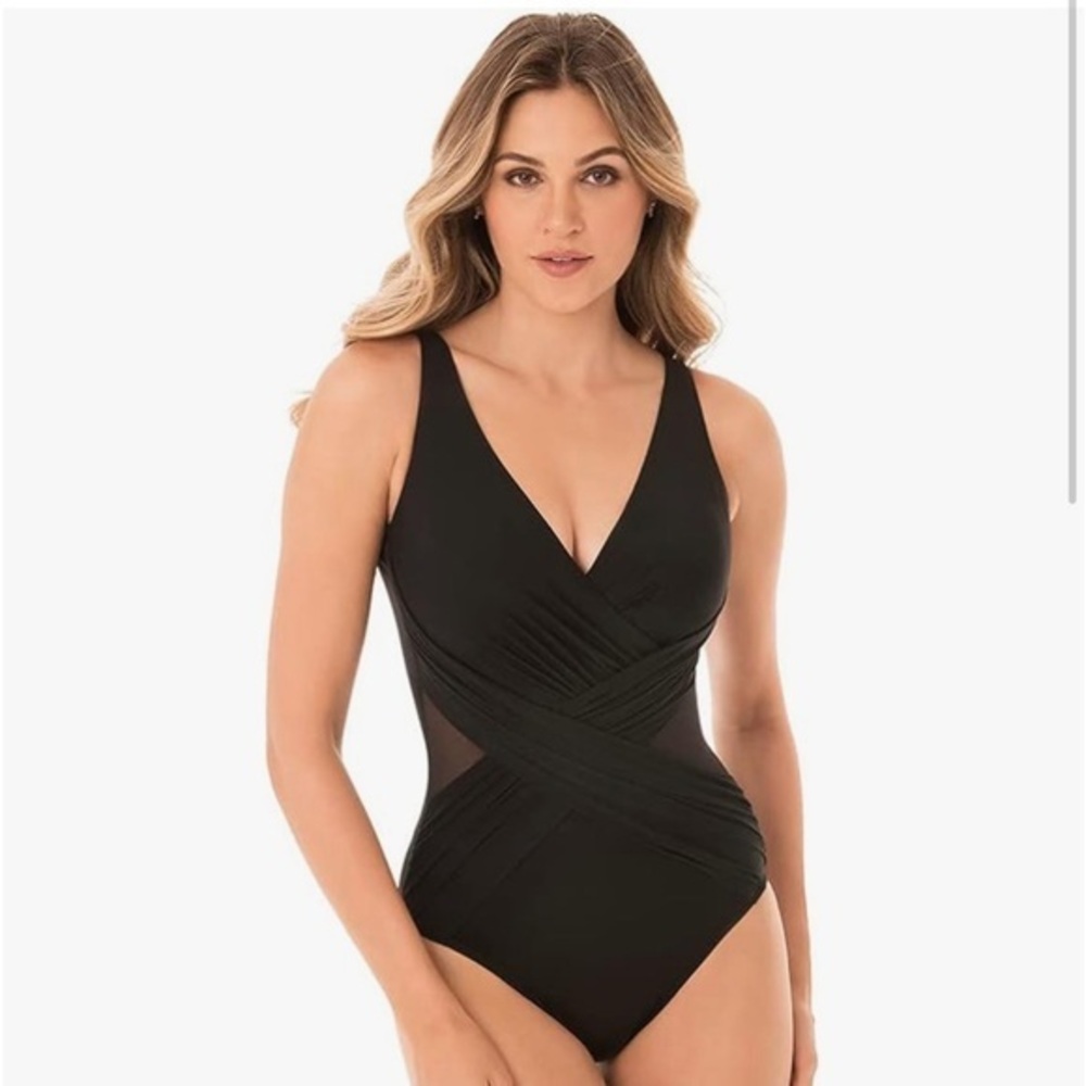 Miraclesuit Illusionists Crossover Soft Cup Tummy Control Swimsuit Size 16 EUC